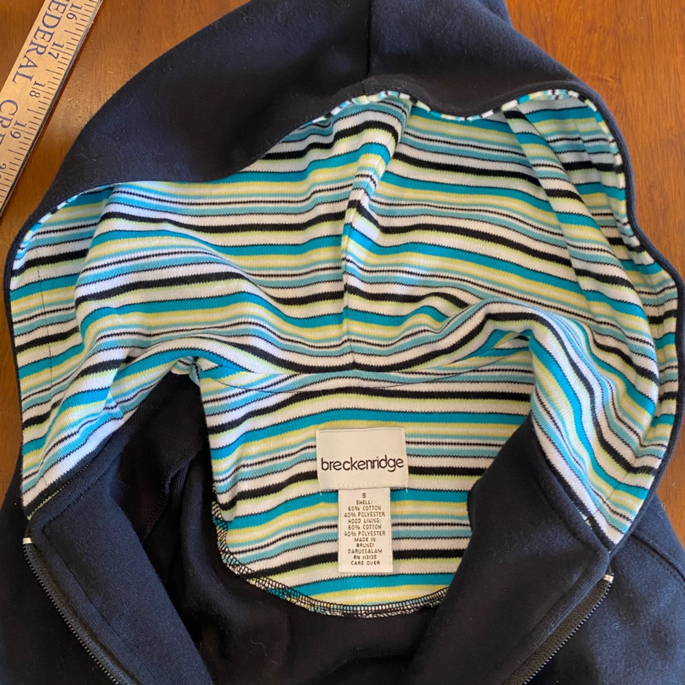 Breckenridge jacket. sidewalk café. Navy blue with cat design. Size small. - Picture 12 of 16